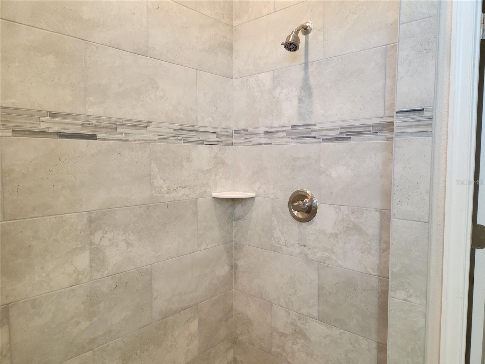 Image 22 of 31 For 416 Shannon Estates Court