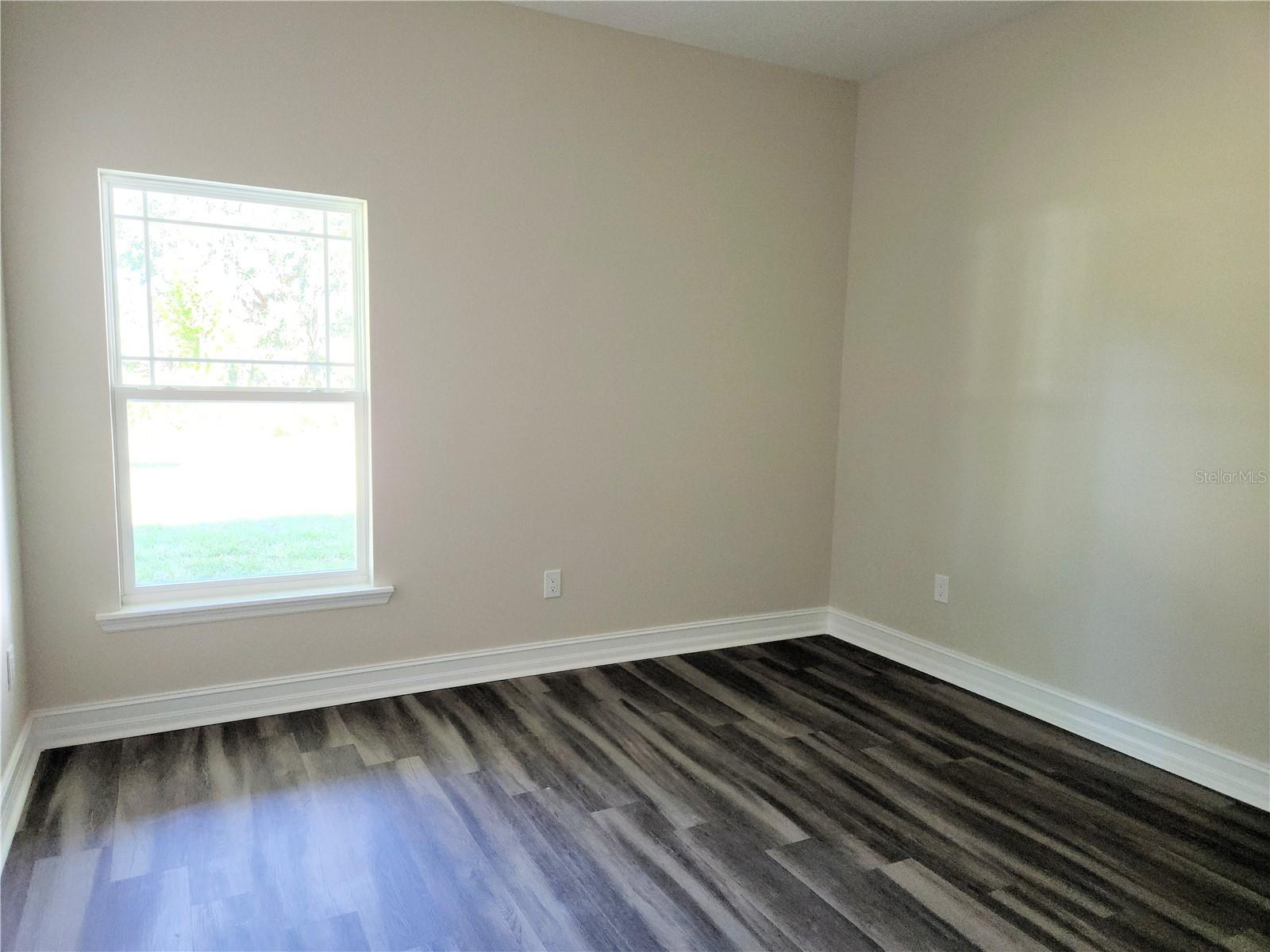 Image 26 of 31 For 416 Shannon Estates Court