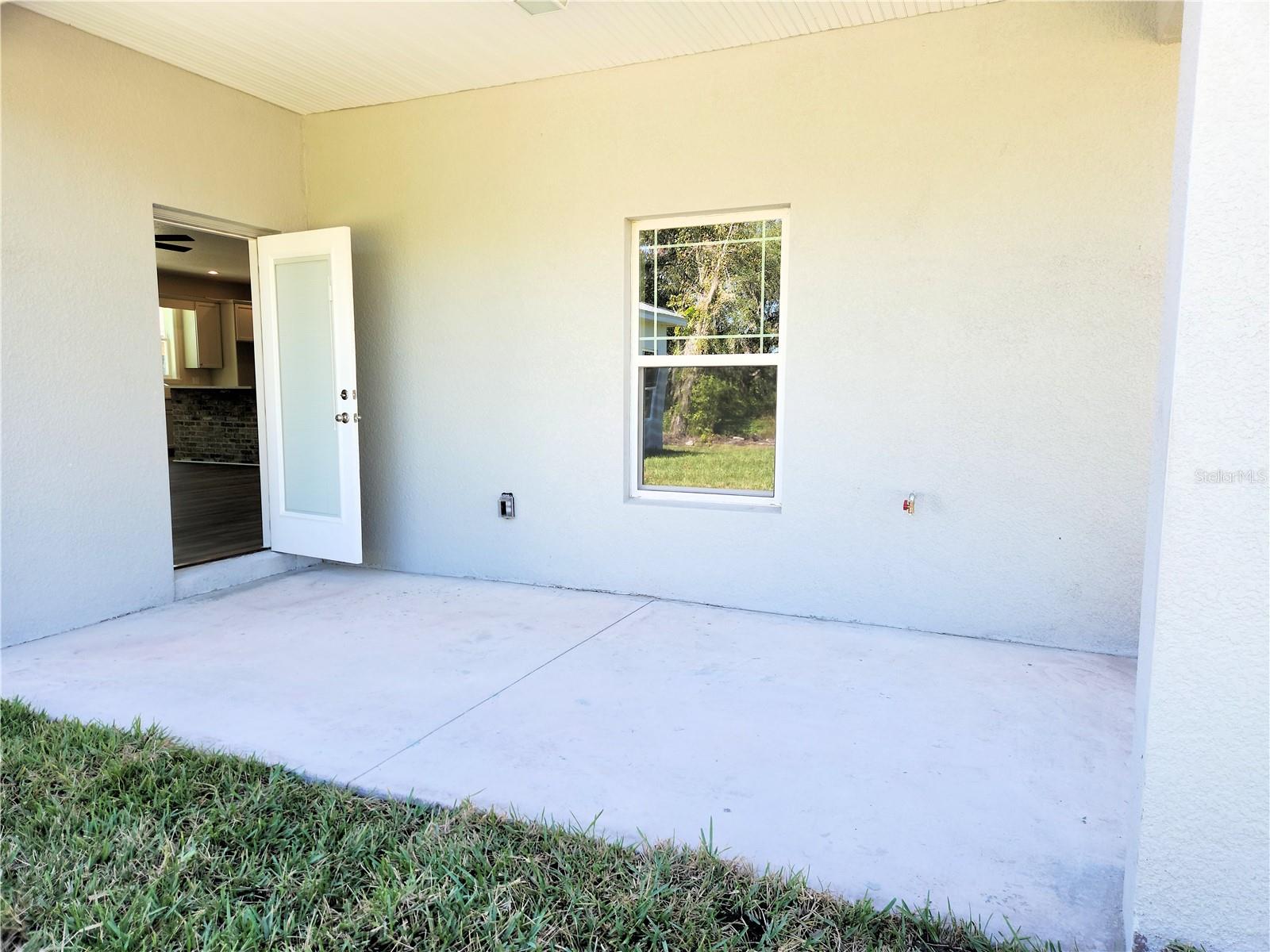 Image 28 of 31 For 416 Shannon Estates Court