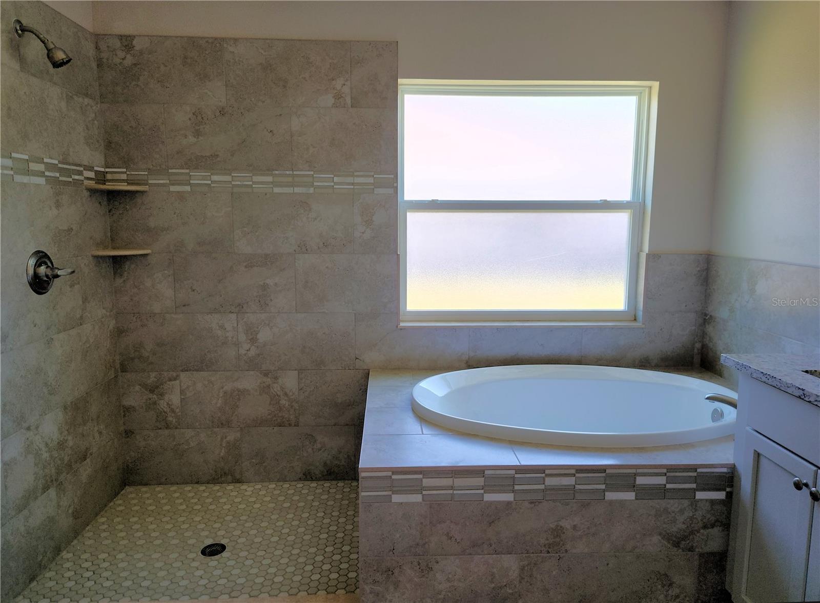 Image 13 of 17 For 418 Shannon Estates Court