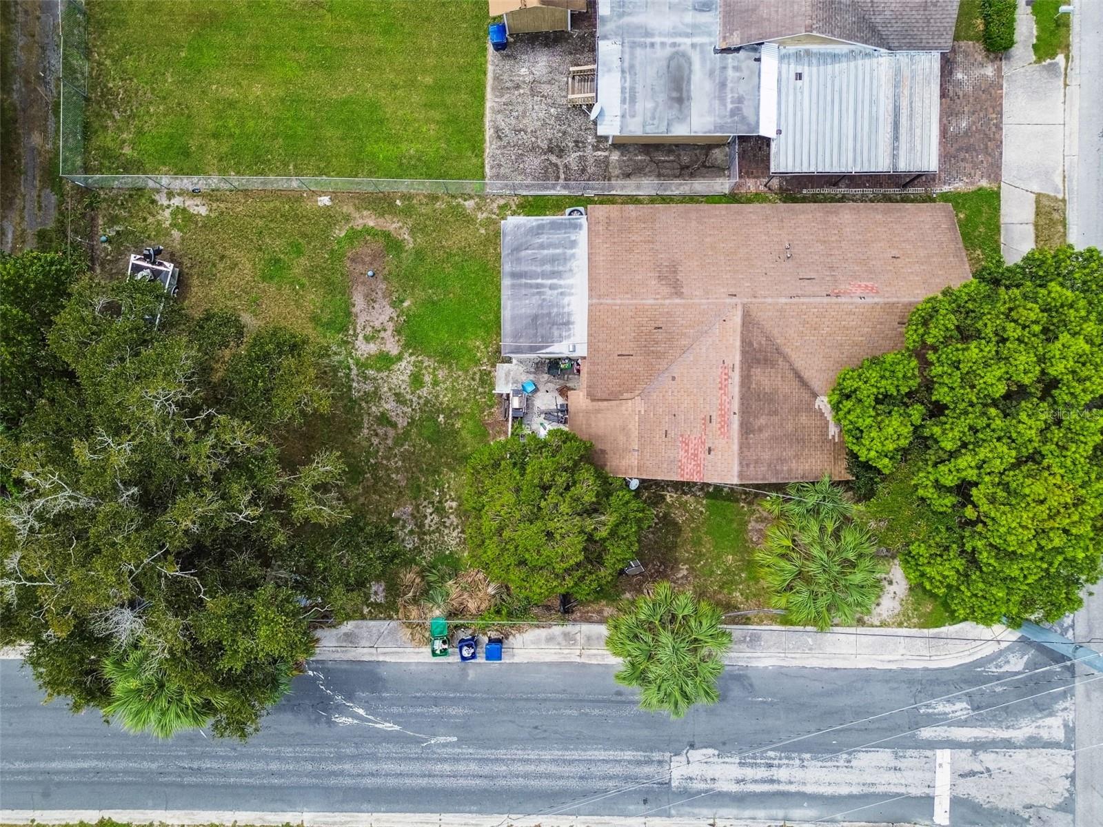 Listing photo id 15 for 3417 Lake Avenue