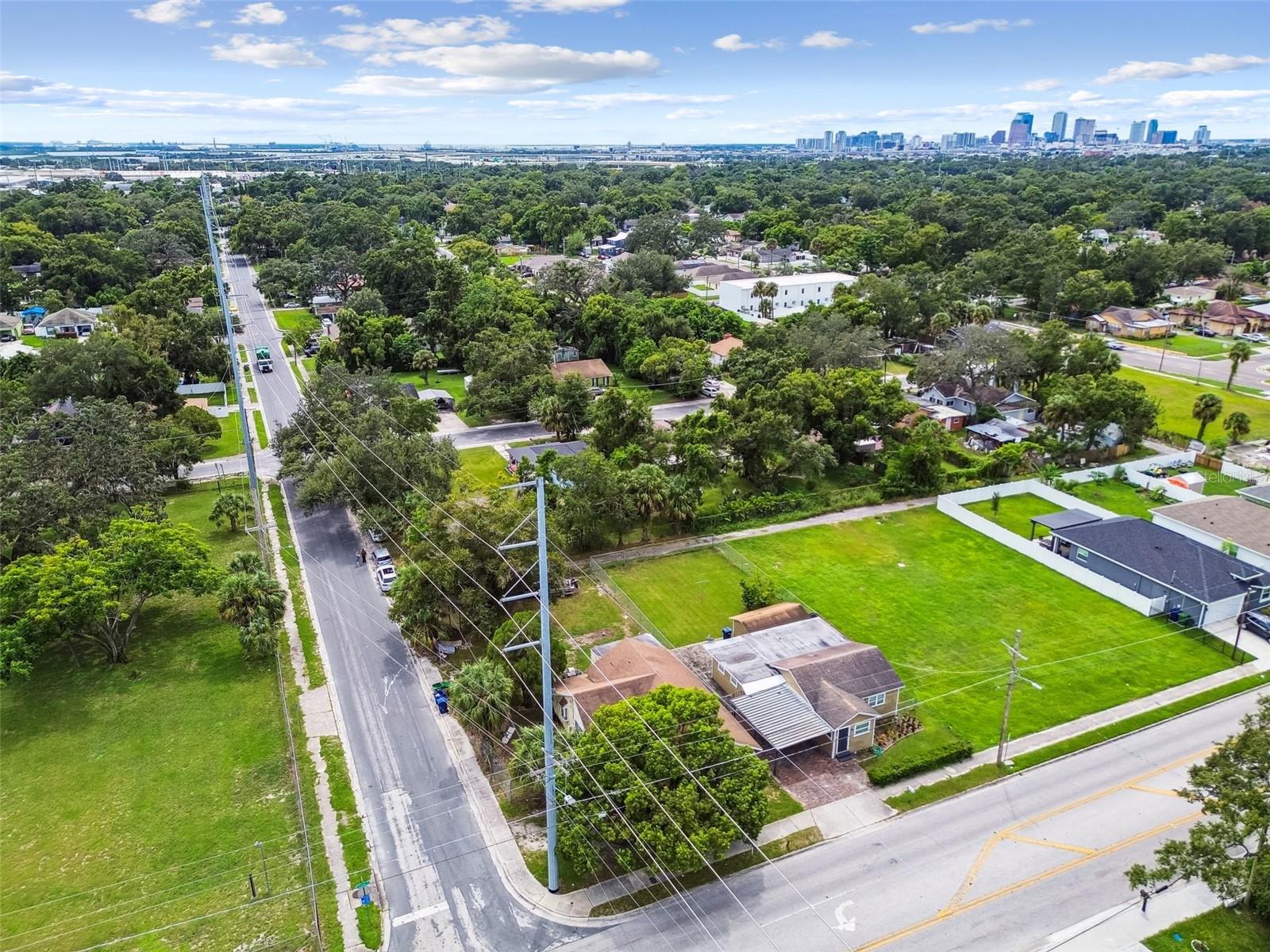 Listing photo id 19 for 3417 Lake Avenue