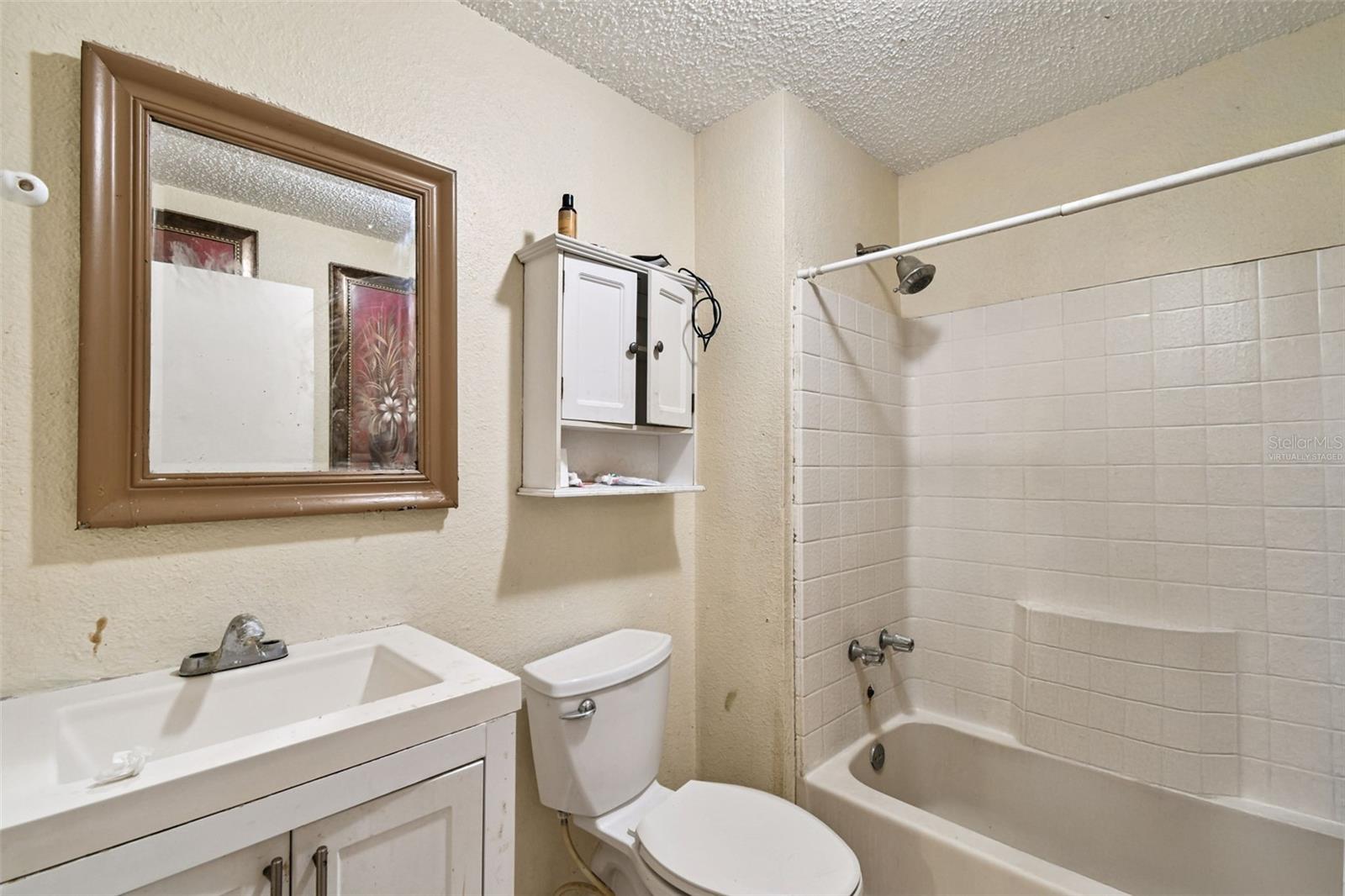 Listing photo id 6 for 3417 Lake Avenue