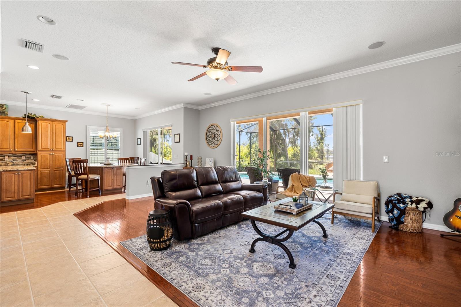 Listing photo id 18 for 11532 Manistique Way