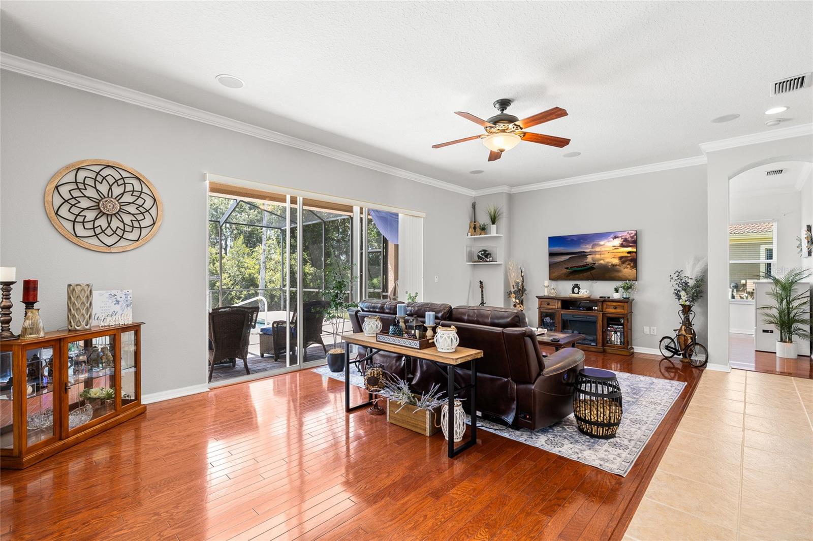 Listing photo id 19 for 11532 Manistique Way
