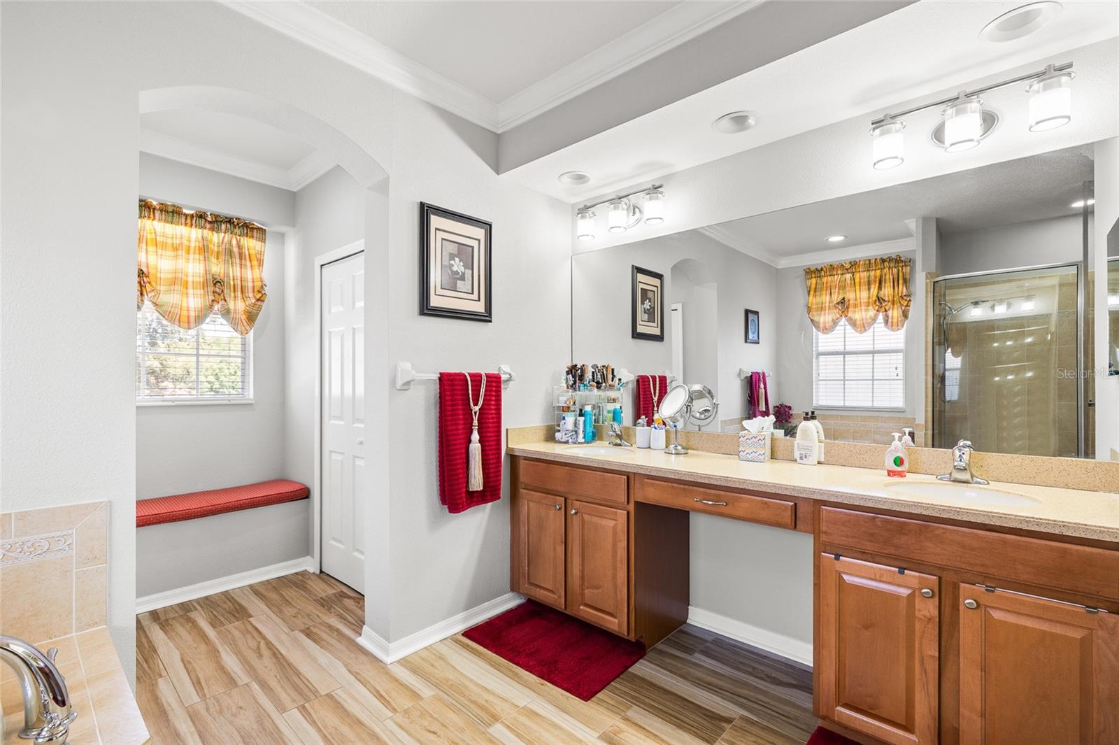 Listing photo id 25 for 11532 Manistique Way