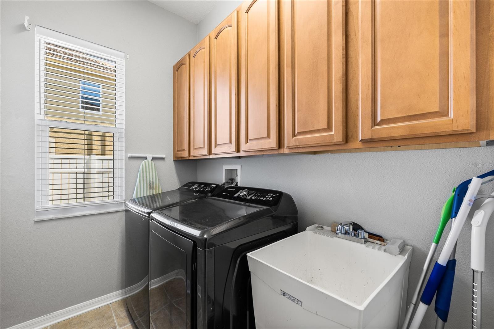 Listing photo id 32 for 11532 Manistique Way