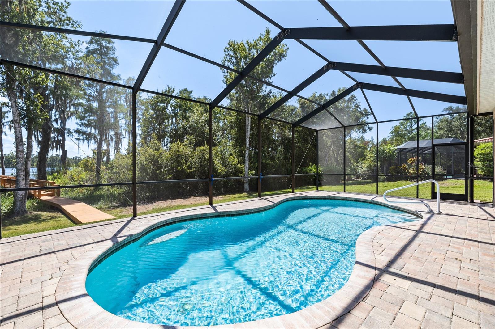 Listing photo id 5 for 11532 Manistique Way