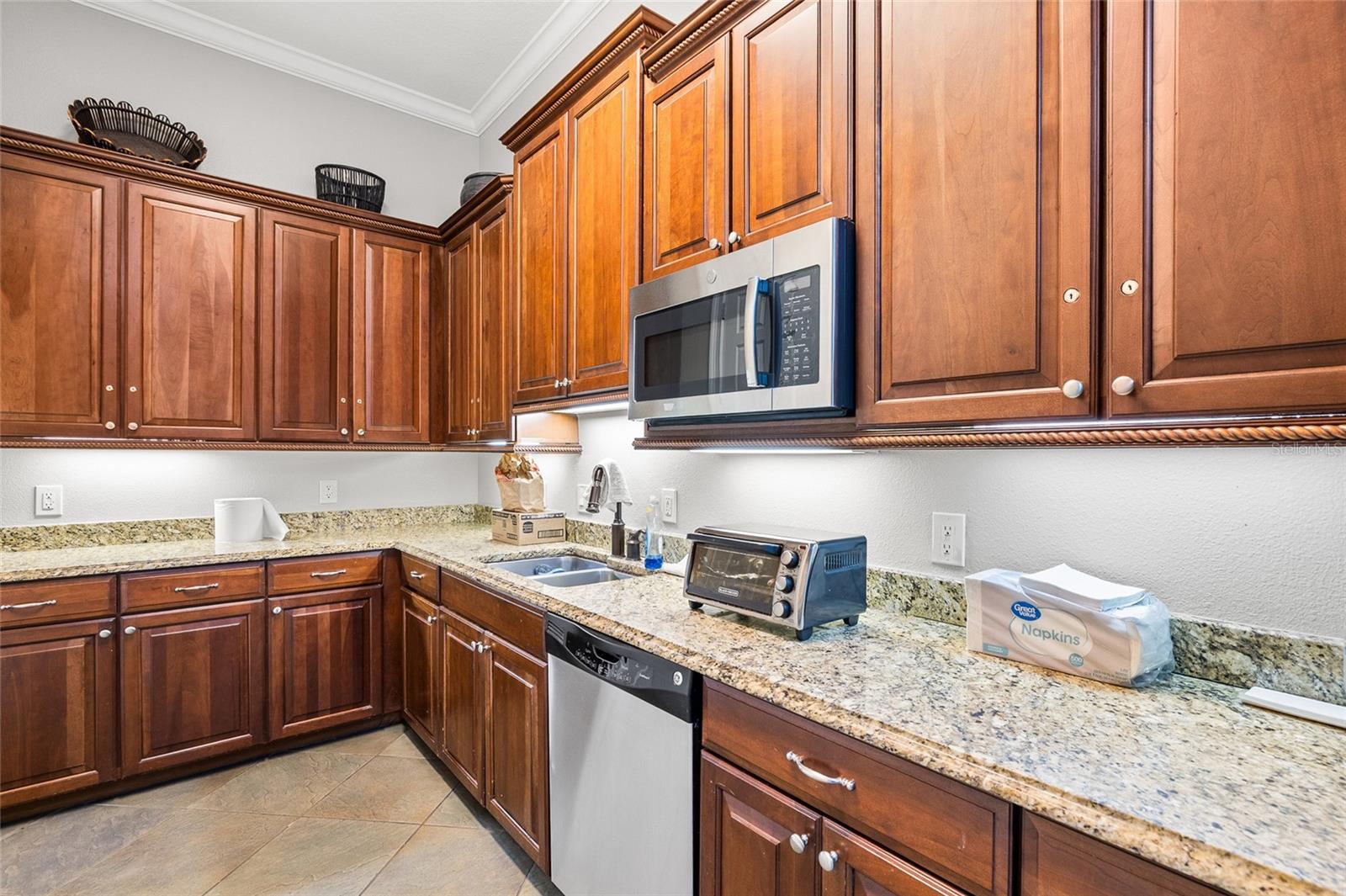 Listing photo id 68 for 11532 Manistique Way