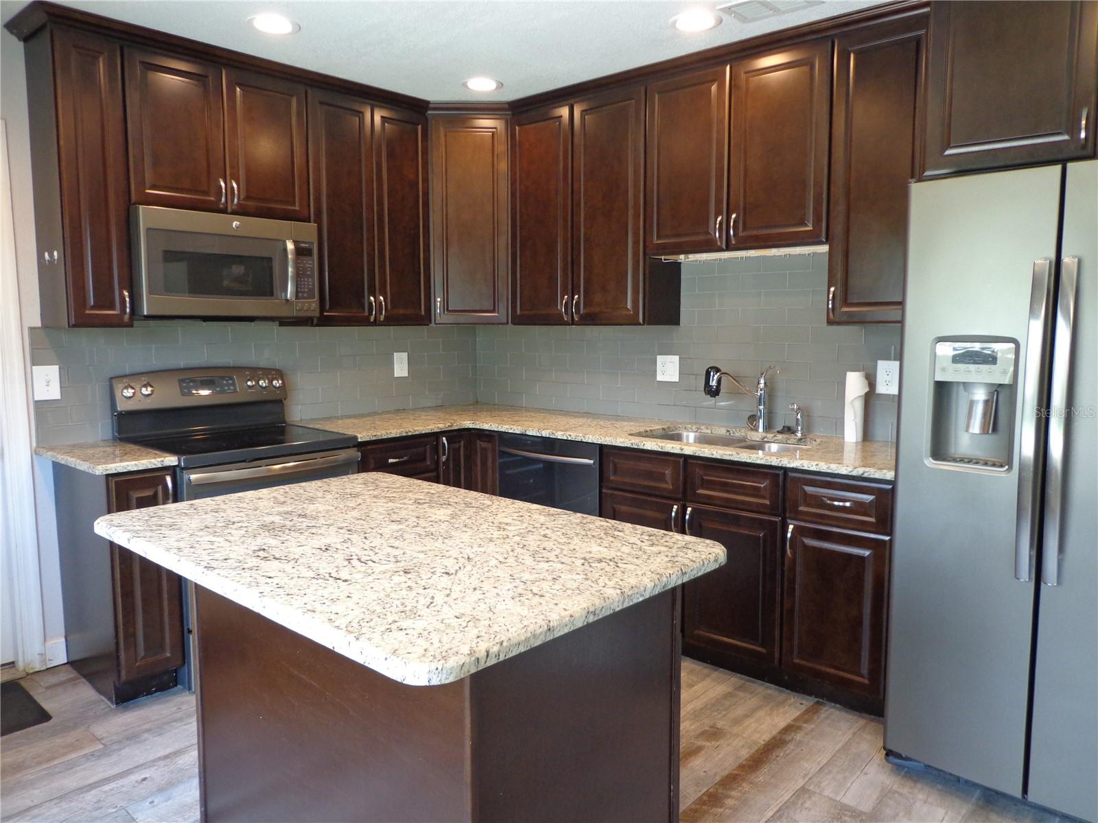 Image 11 of 20 For 3813 Orangepointe Rd