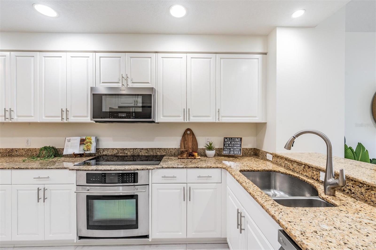 Image 17 of 48 For 615 Riviera Dunes Way 402