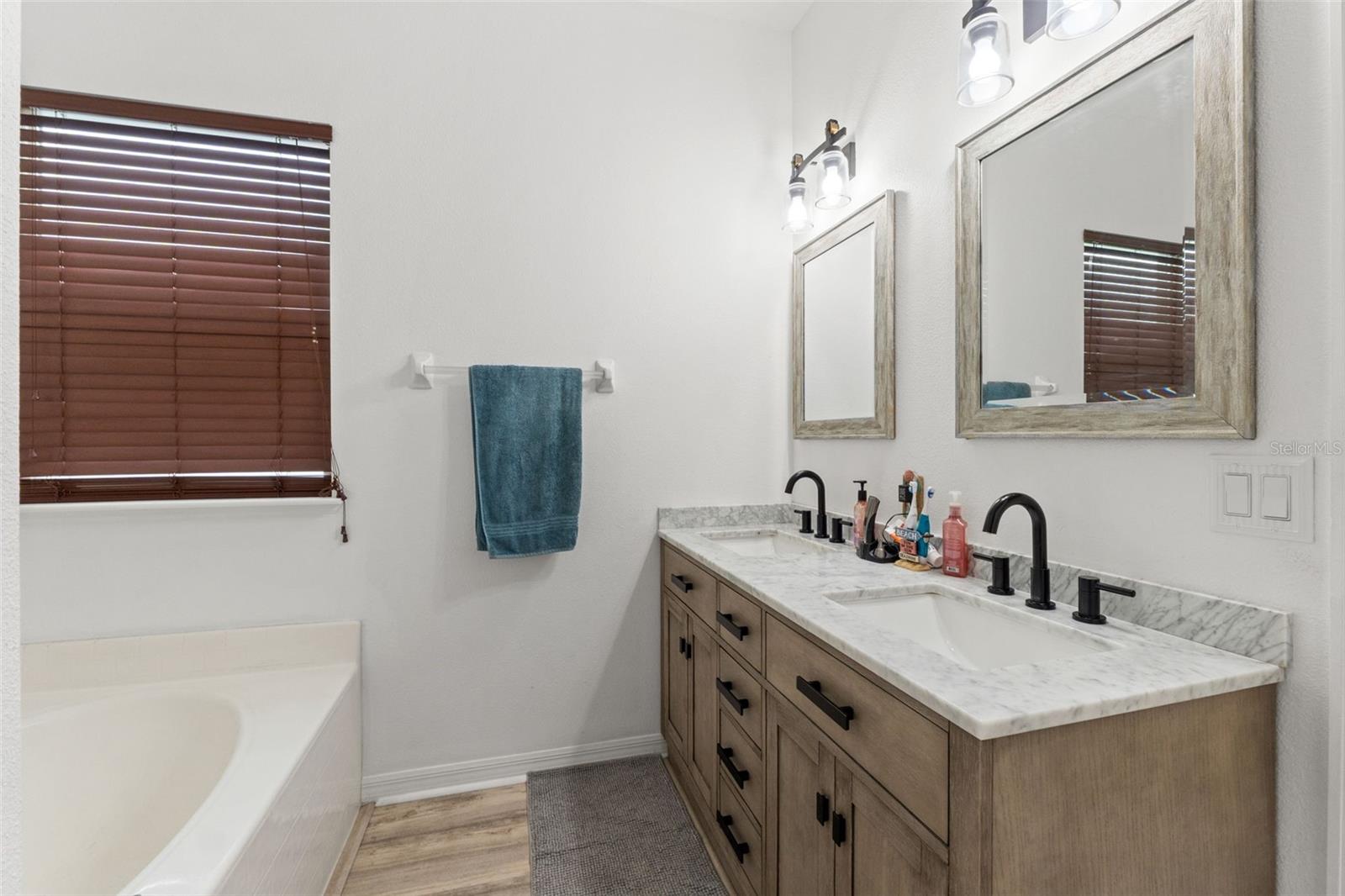 Image 33 of 67 For 11404 Fulmar Road