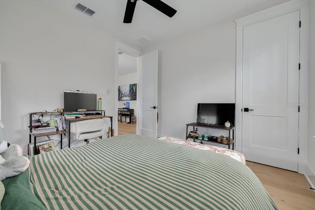 Image 34 of 40 For 3104 11th Street N