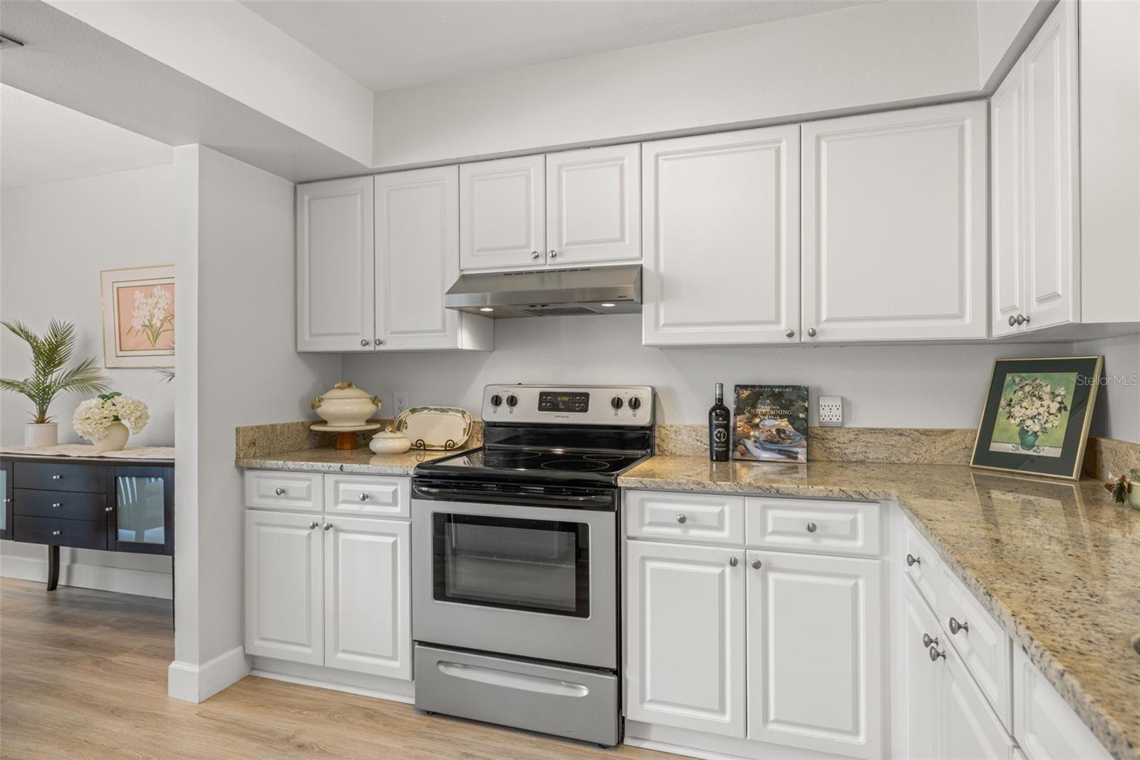 Image 11 of 39 For 14044 Notreville Way