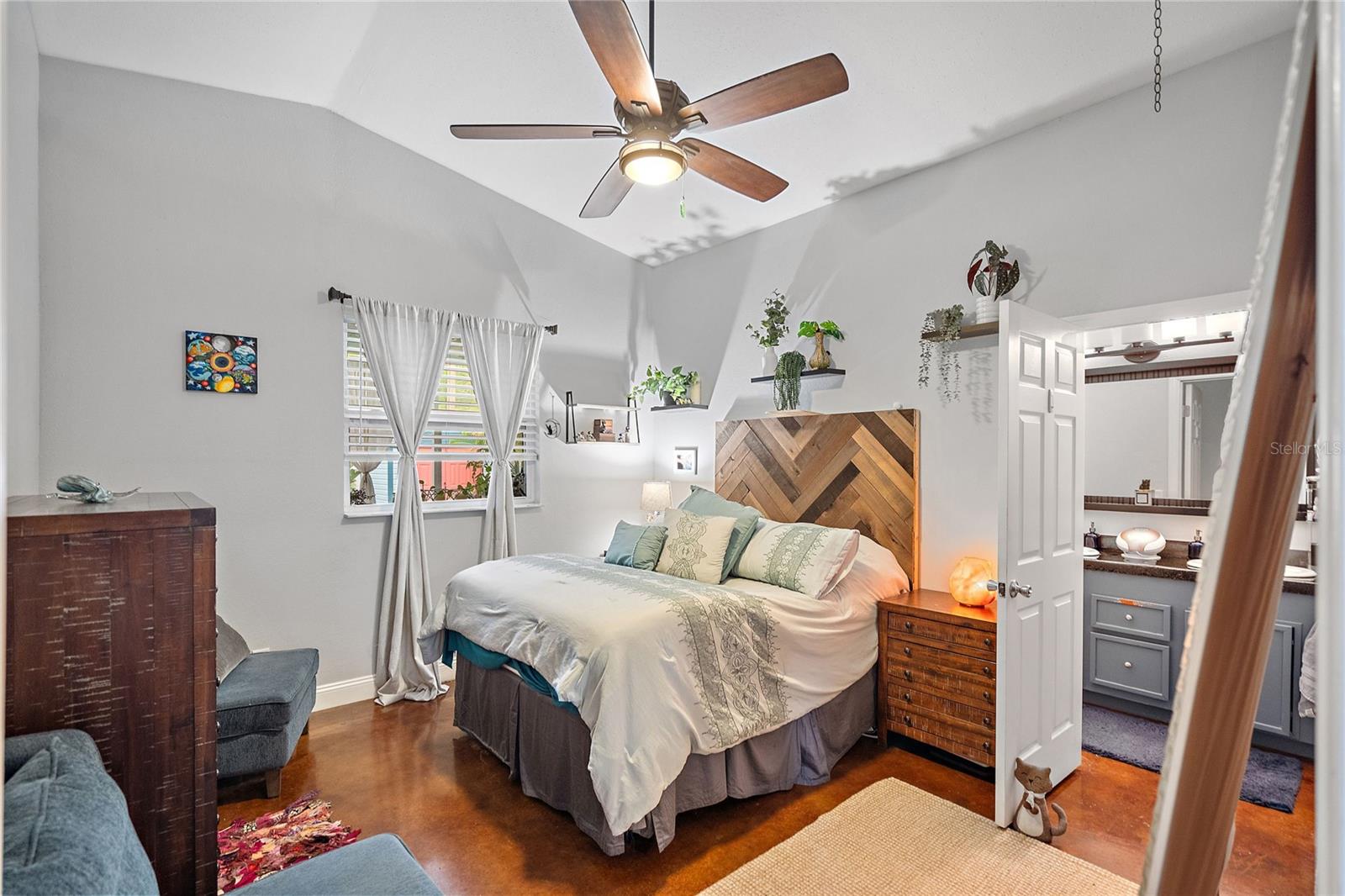 Image 11 of 25 For 275 14th St N