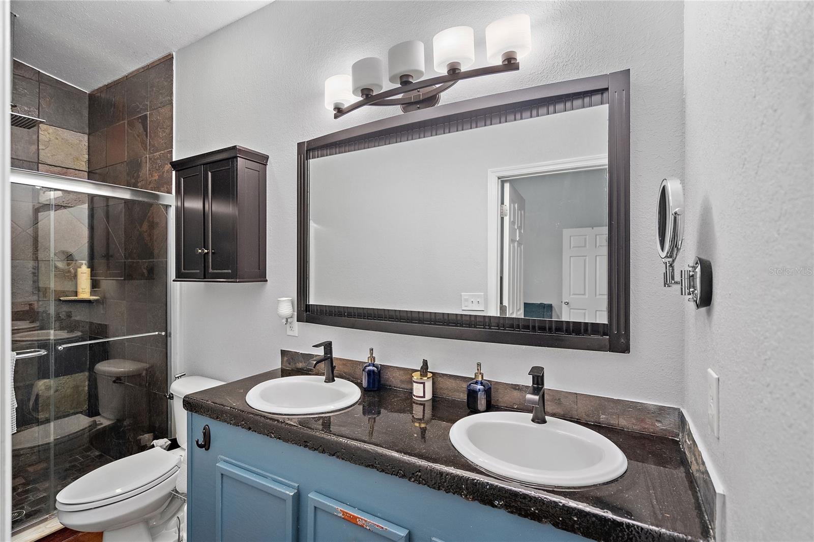 Image 12 of 25 For 275 14th St N