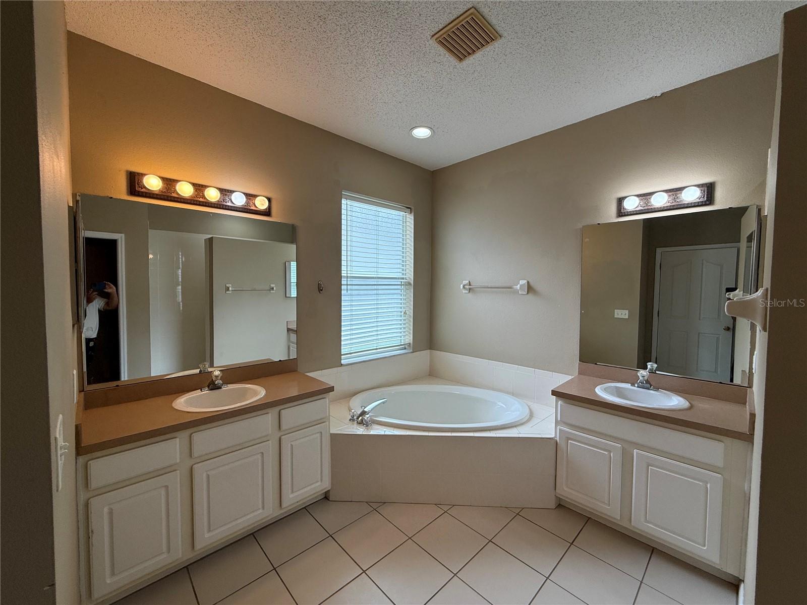 Image 28 of 60 For 19111 Cypress Reach Lane
