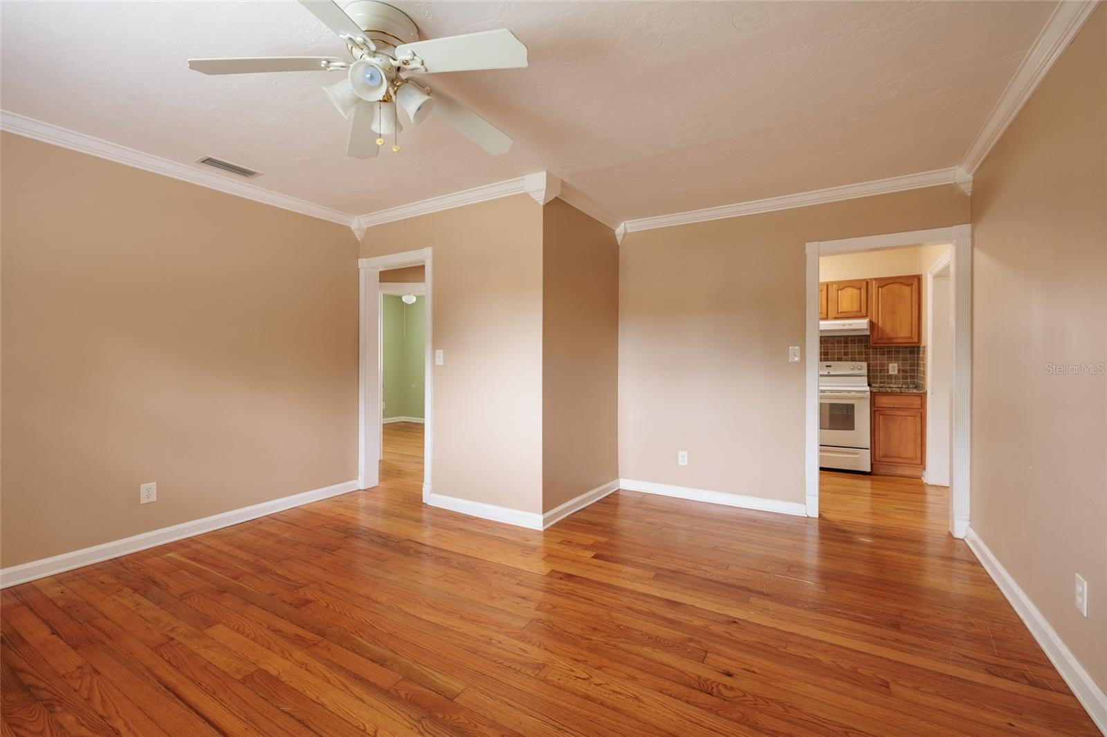 Image 15 of 36 For 1044 46th Avenue N