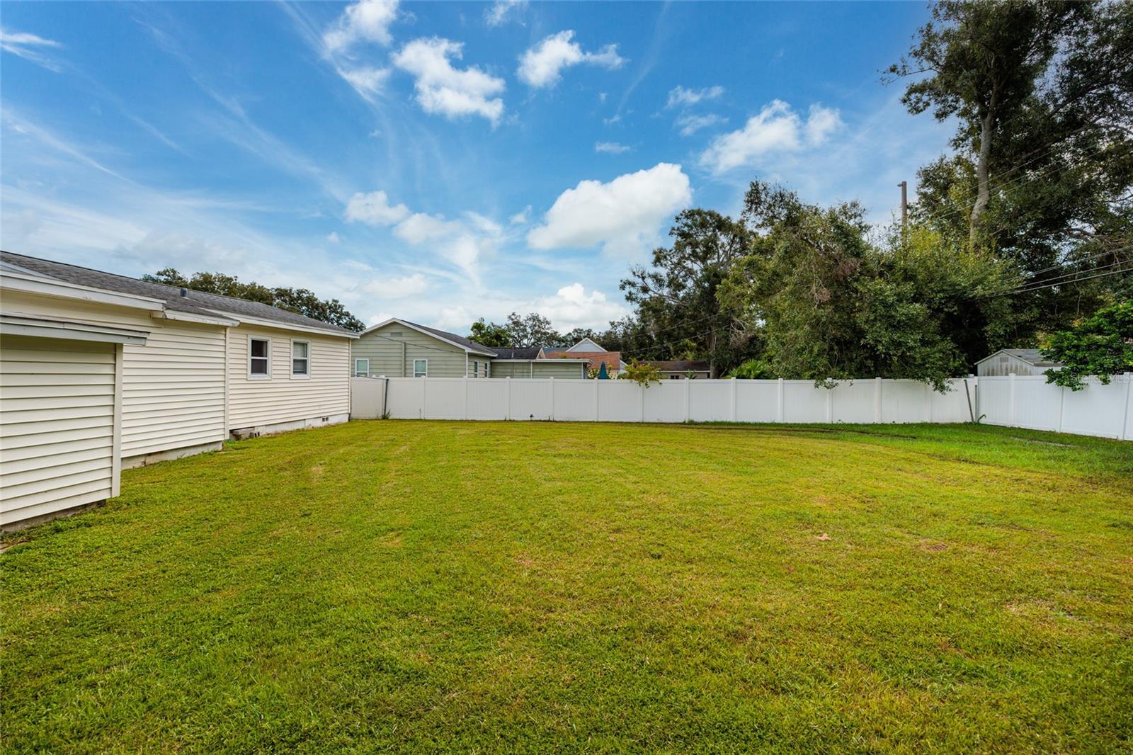 Image 28 of 36 For 1044 46th Avenue N