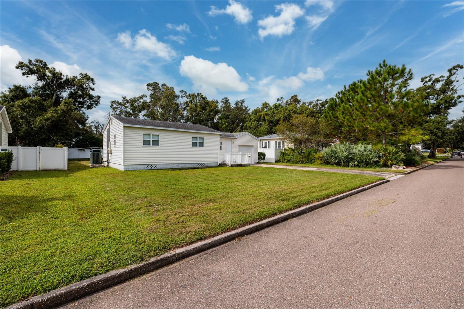 Image 31 of 36 For 1044 46th Avenue N