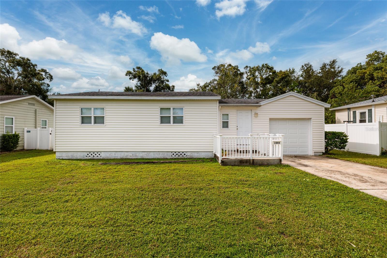 Image 5 of 36 For 1044 46th Avenue N