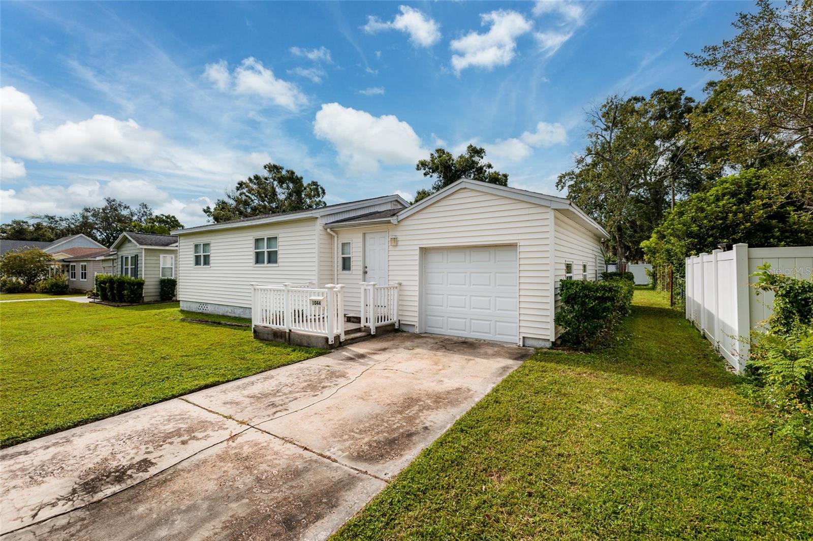 Image 6 of 36 For 1044 46th Avenue N