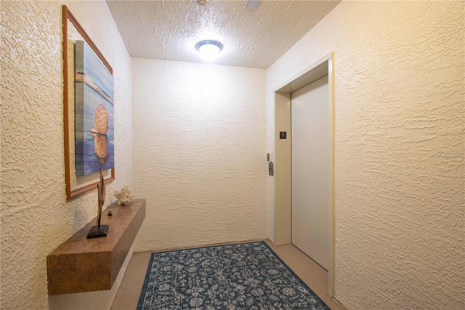 Image 23 of 63 For 670 Island Way 501