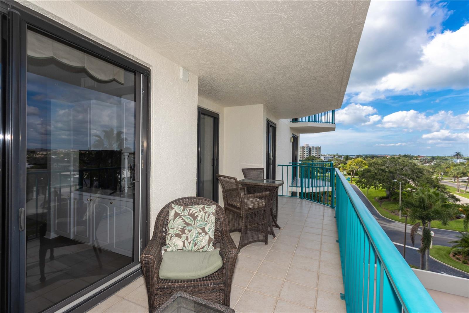 Image 29 of 63 For 670 Island Way 501