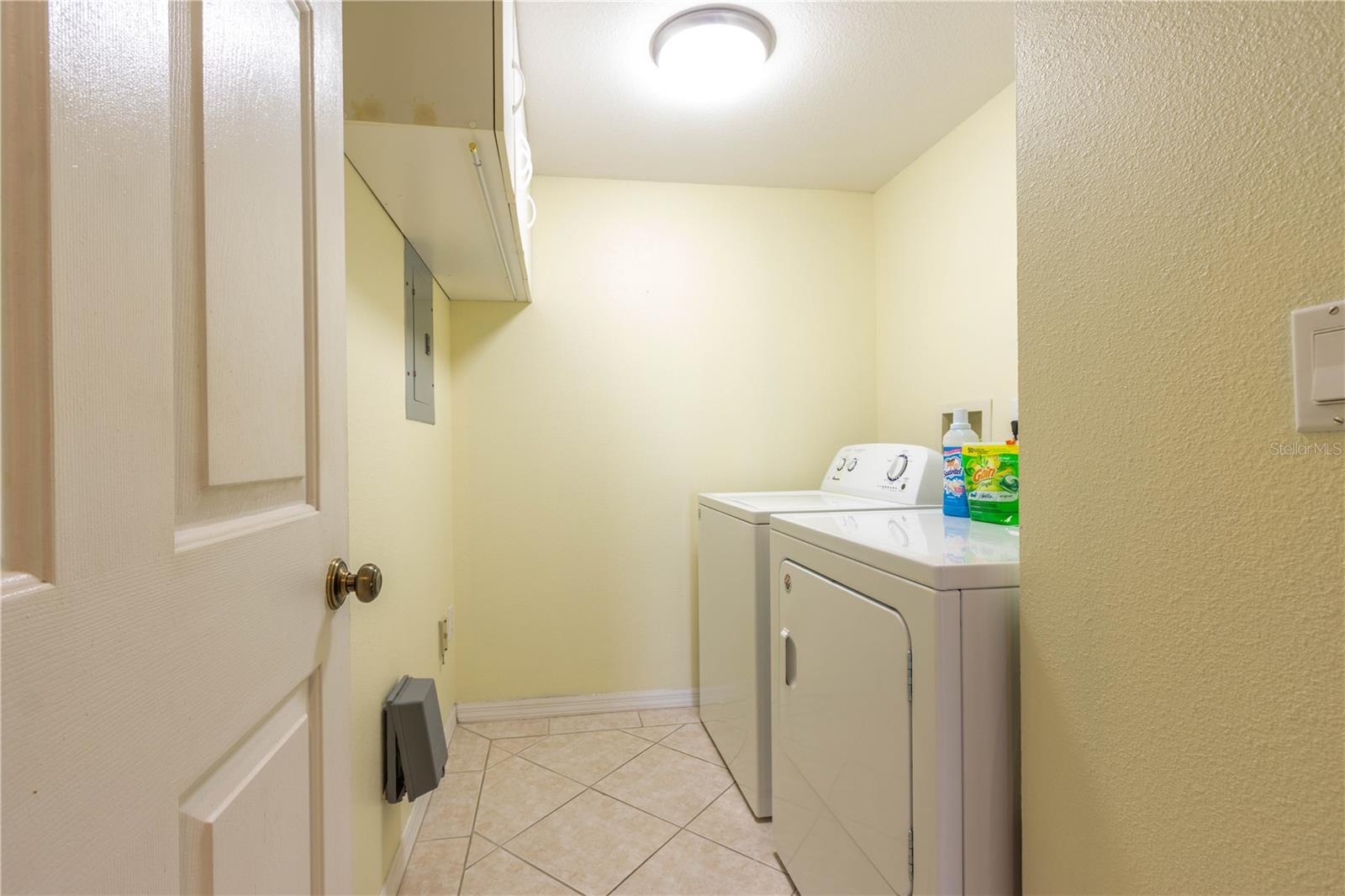 Image 36 of 63 For 670 Island Way 501