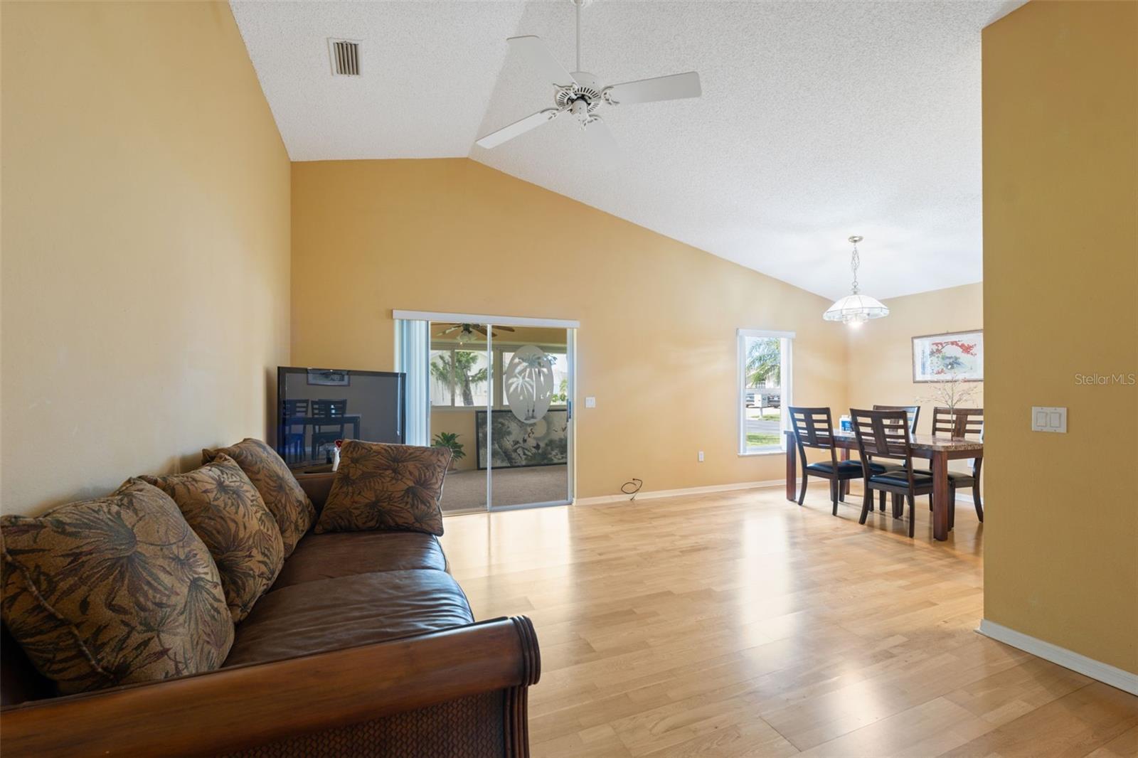 Image 6 of 32 For 4432 Whitton Way