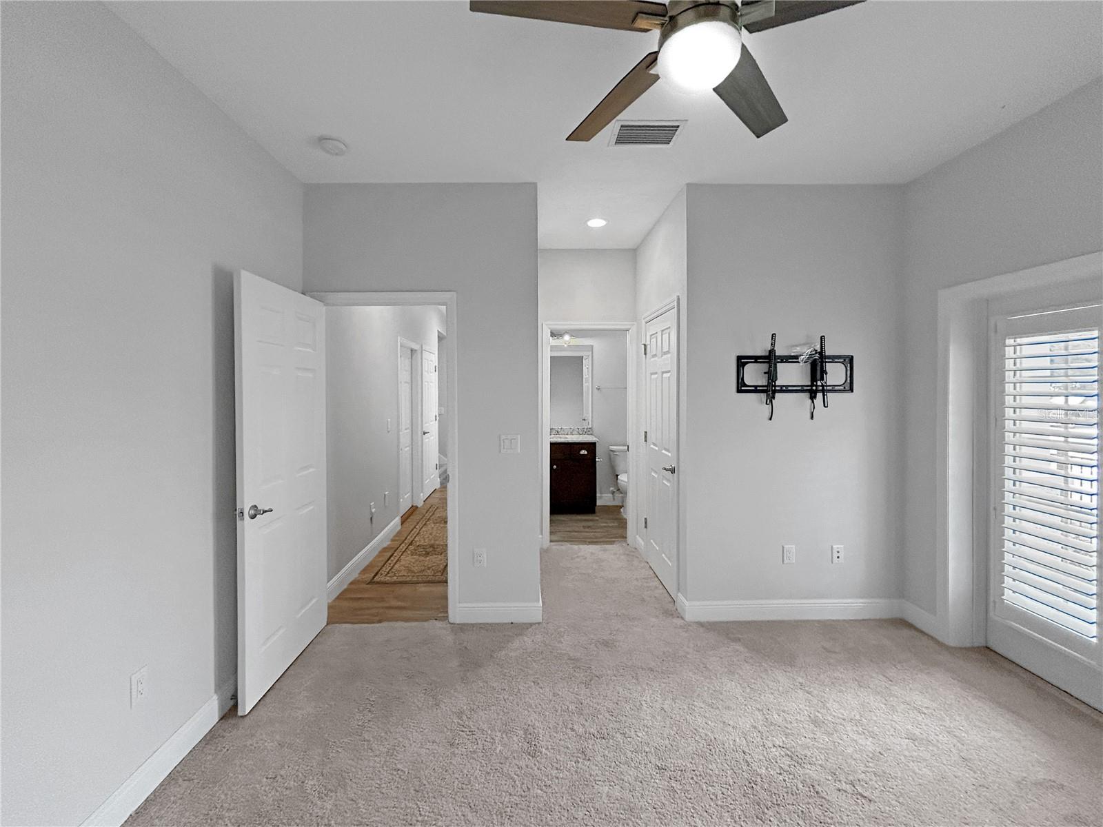 Image 19 of 28 For 510 Douglas Place