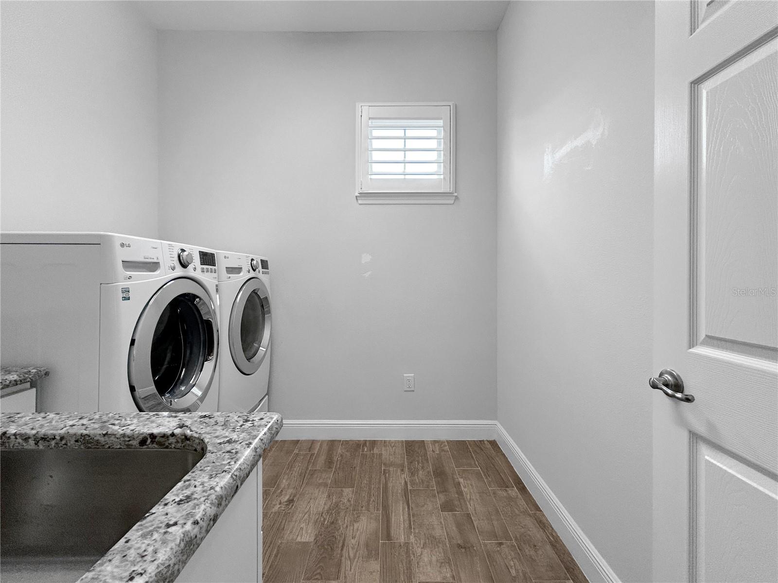 Image 22 of 28 For 510 Douglas Place