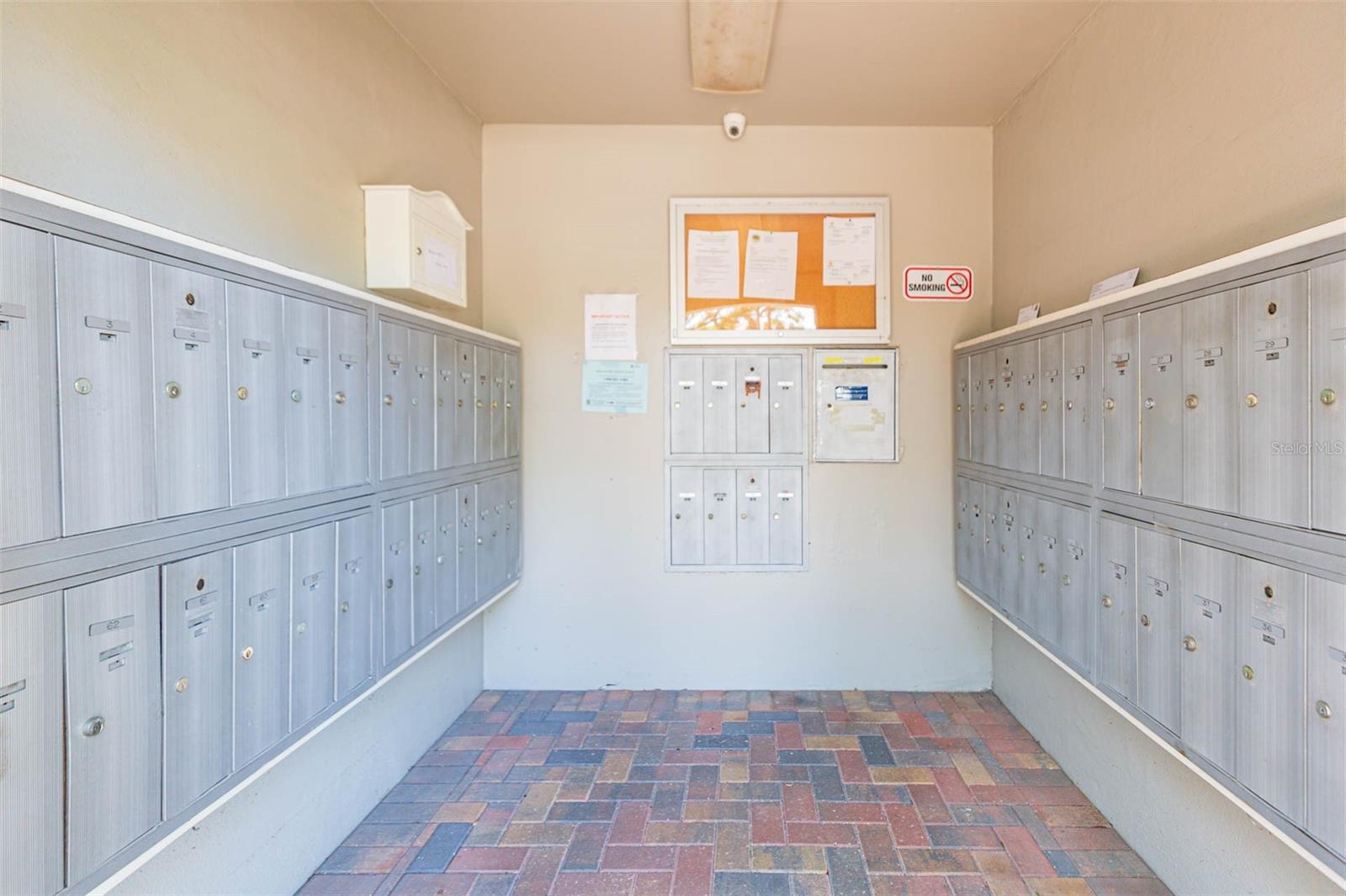 Image 3 of 21 For 5221 Bayshore Boulevard 34