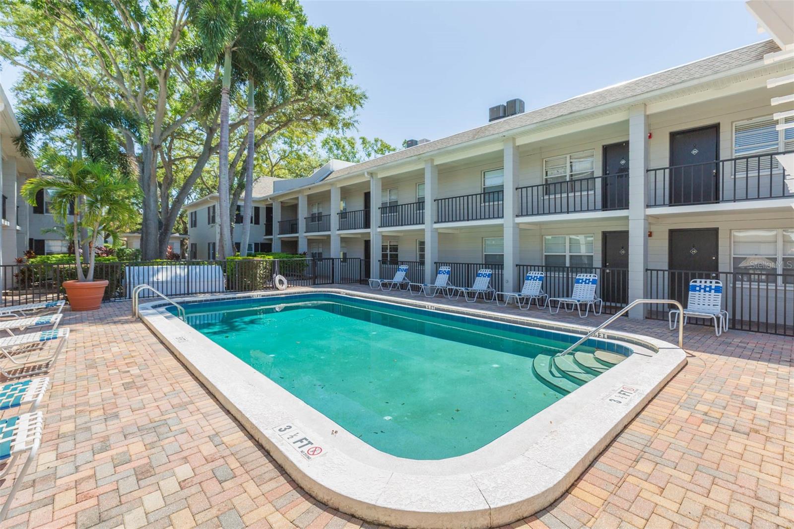 Image 30 of 36 For 5221 Bayshore Boulevard 34
