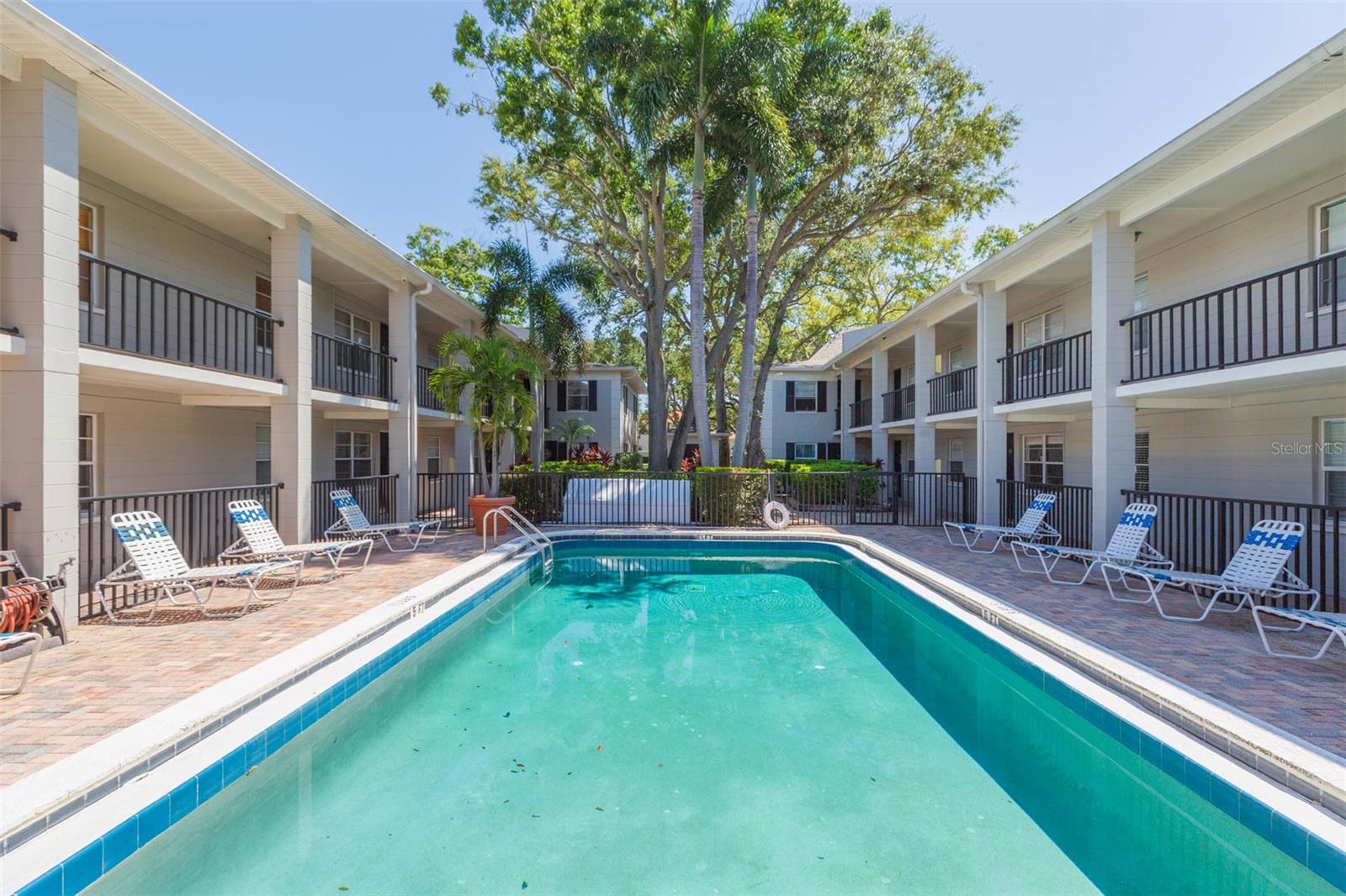 Image 31 of 36 For 5221 Bayshore Boulevard 34