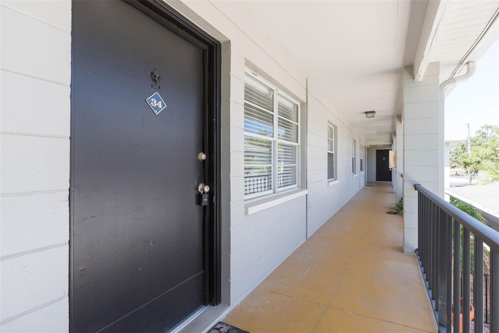 Image 5 of 21 For 5221 Bayshore Boulevard 34