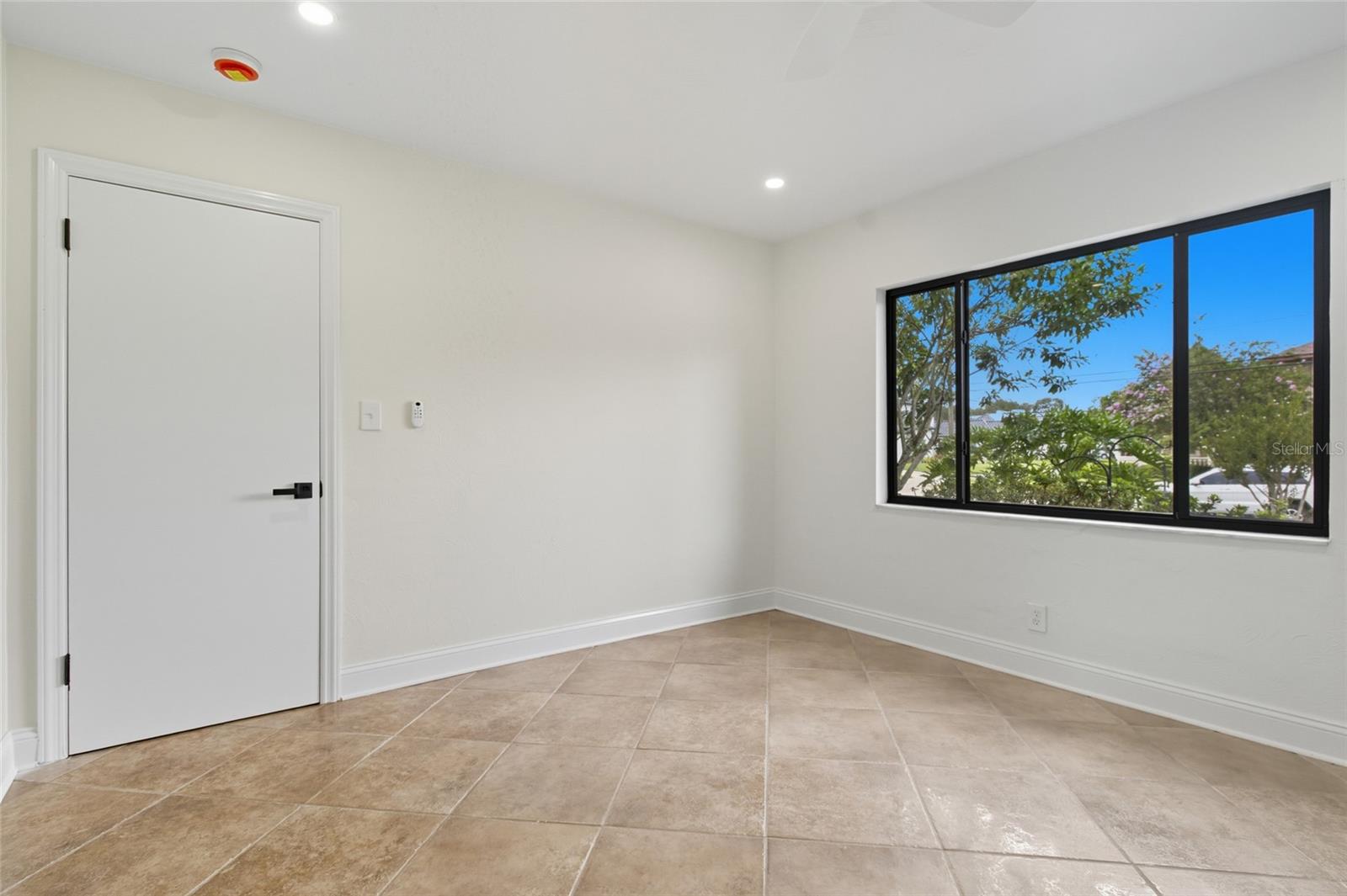 Image 21 of 31 For 1110 Coral Street