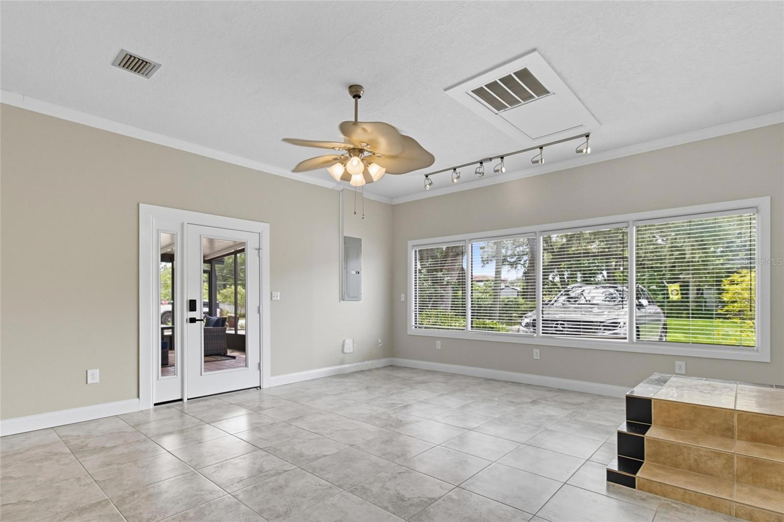 Image 8 of 31 For 1110 Coral Street