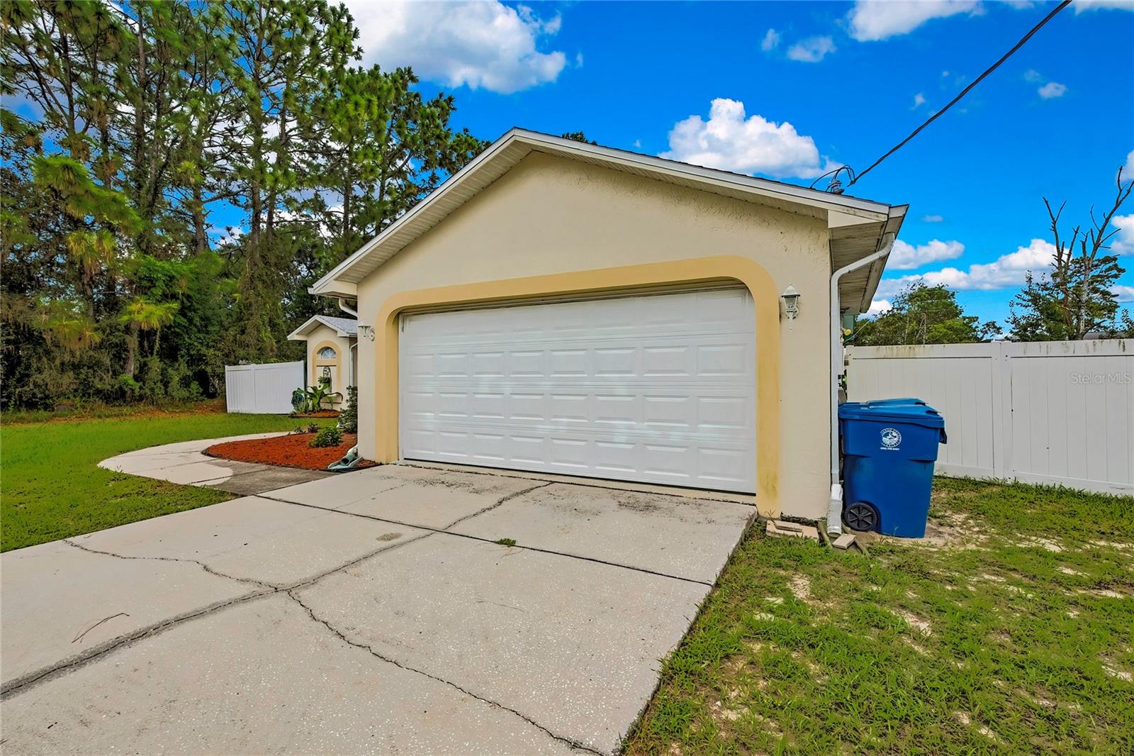 Image 7 of 37 For 11322 Topaz Street
