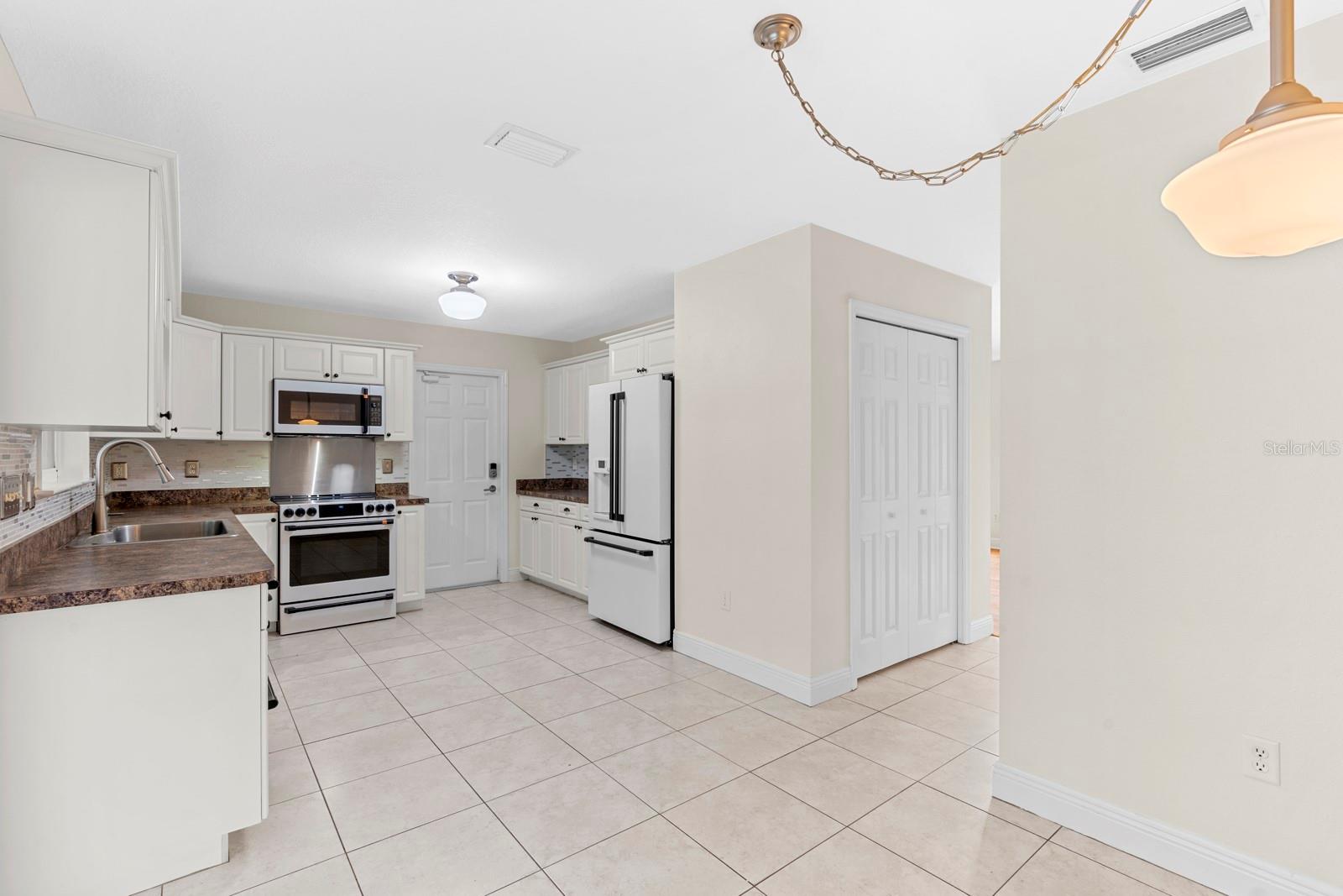 Image 14 of 63 For 7541 Conrad Street