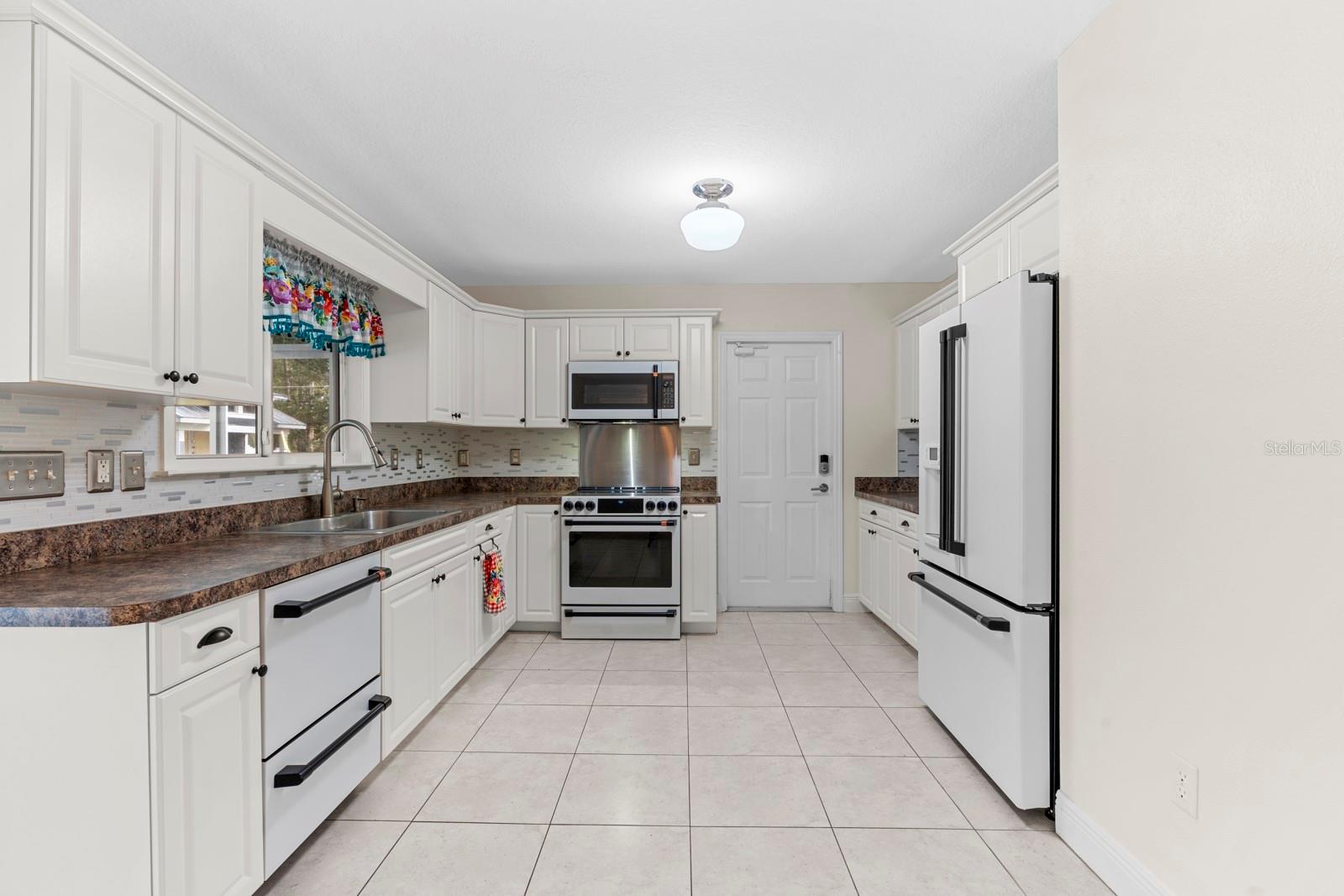 Image 16 of 63 For 7541 Conrad Street