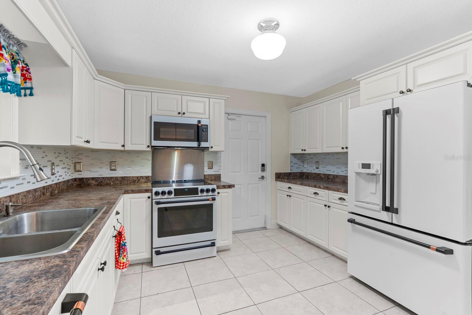Image 18 of 63 For 7541 Conrad Street