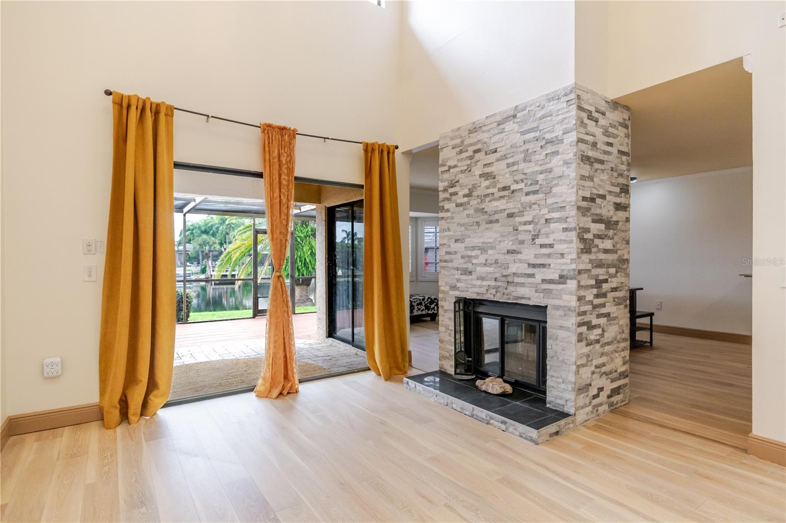 Image 14 of 56 For 10444 Saint Tropez Place