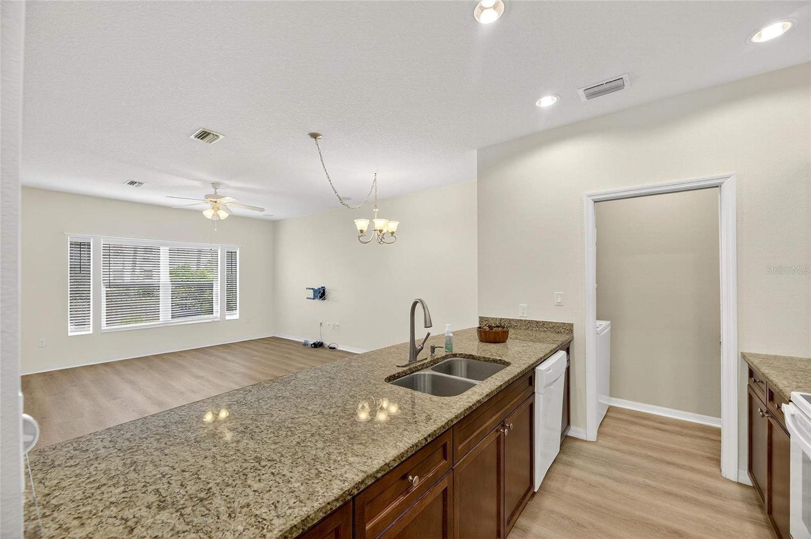 Image 13 of 46 For 1275 Drew Street