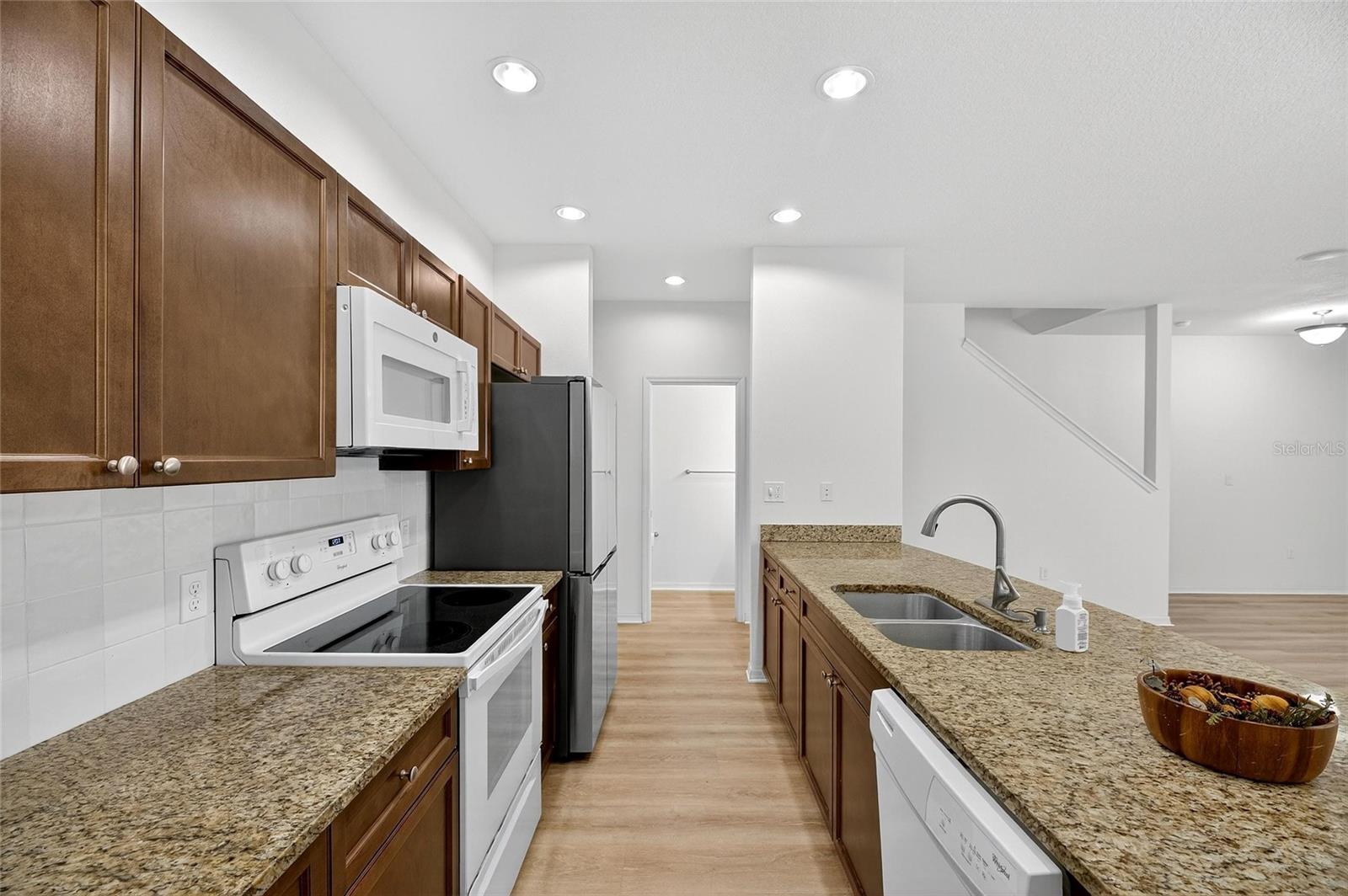 Image 16 of 46 For 1275 Drew Street