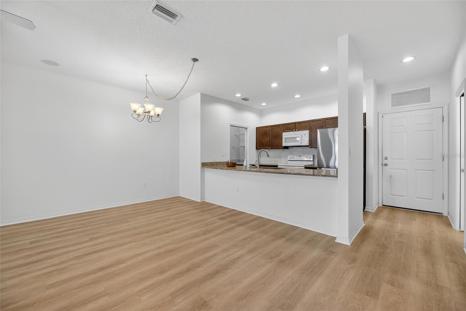 Image 7 of 46 For 1275 Drew Street