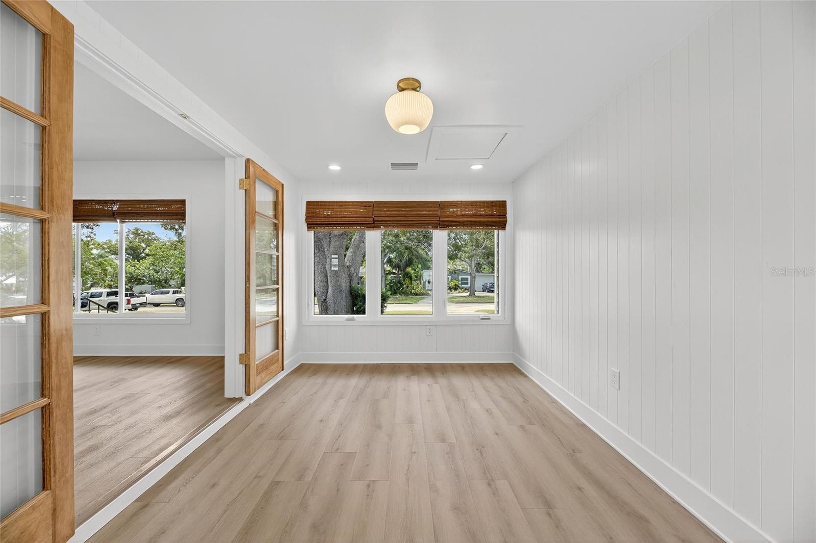 Image 18 of 41 For 4751 Burlington Avenue N