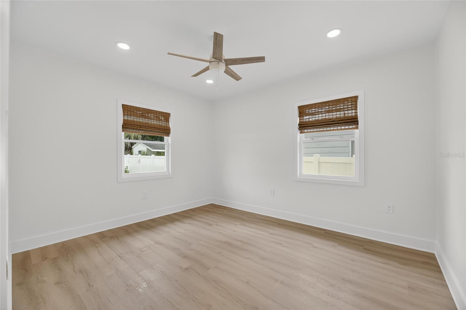 Image 30 of 41 For 4751 Burlington Avenue N