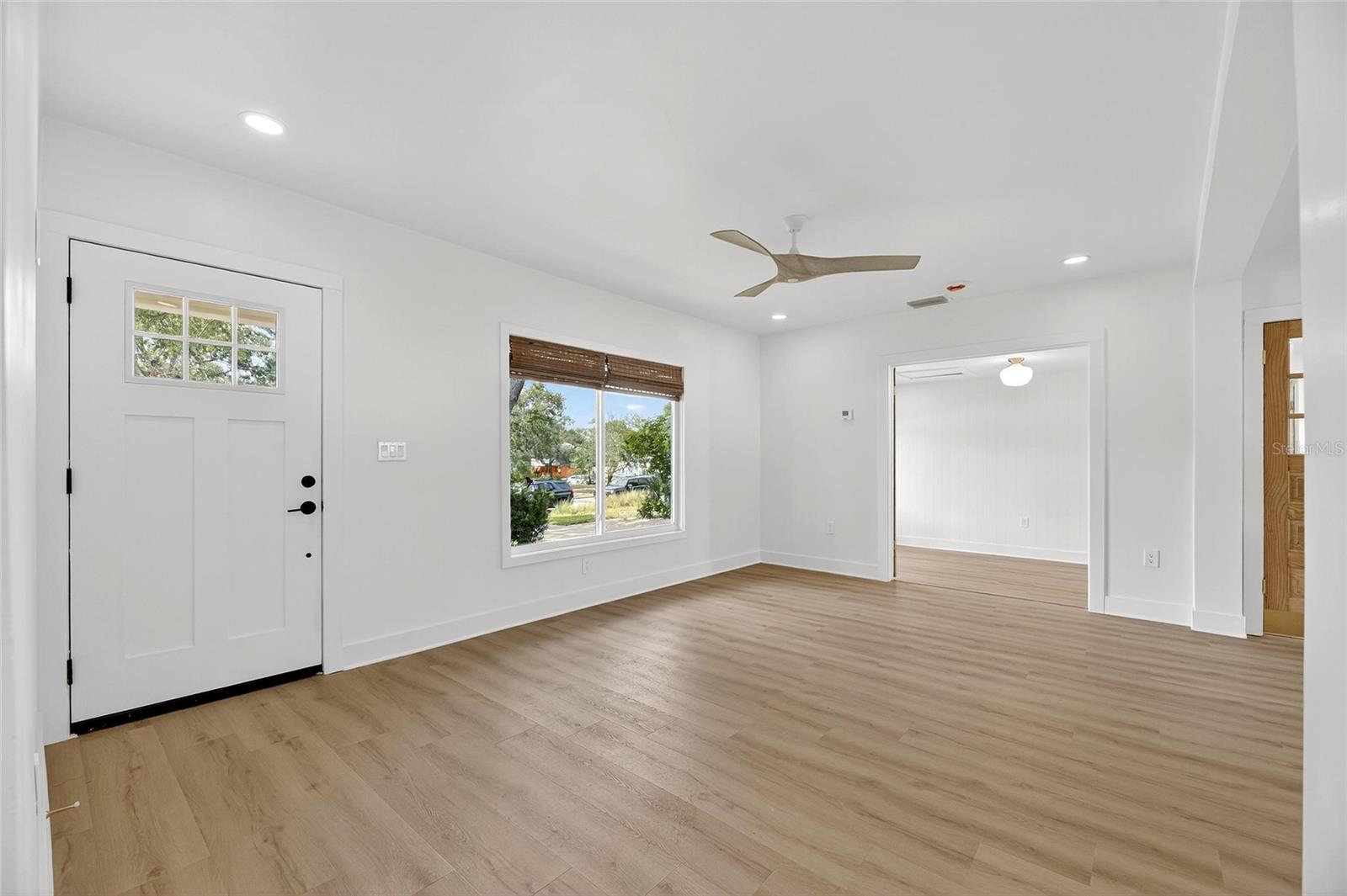 Image 6 of 41 For 4751 Burlington Avenue N