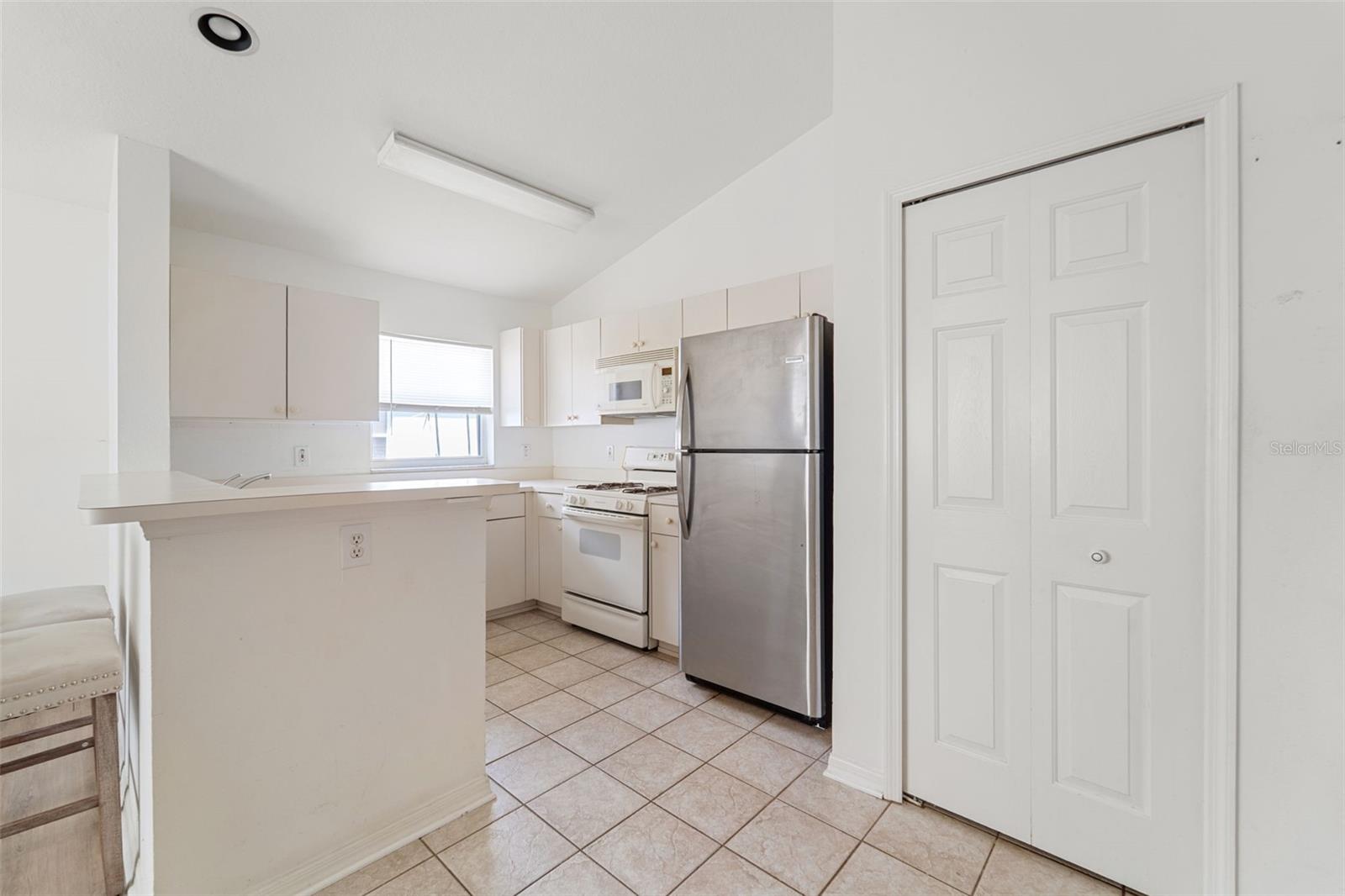 Listing photo id 9 for 14953 Deer Meadow Drive